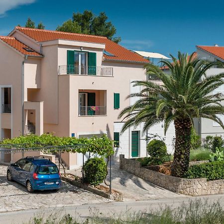 Apartments Seric ヴルボスカ エクステリア 写真